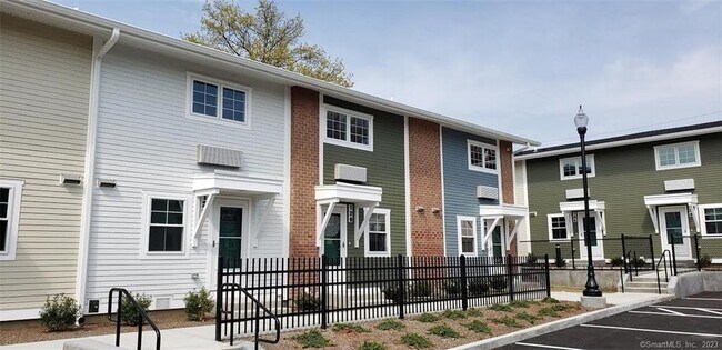 Photo - 55 Custer St