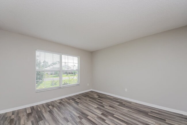 Photo - 46 Dorset Dr