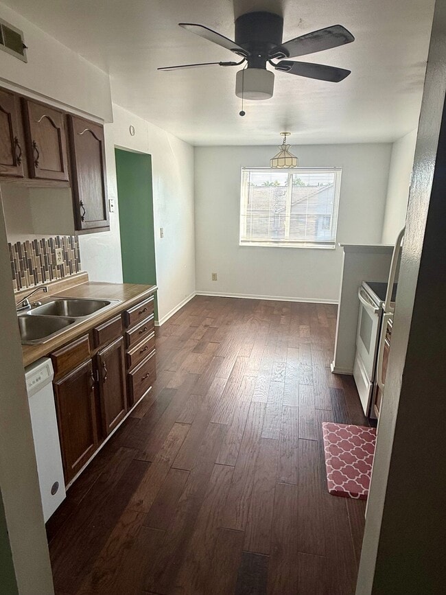 Photo - 3944 Mack Rd