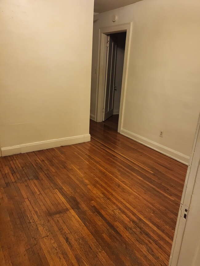 Photo - Glenmore Building