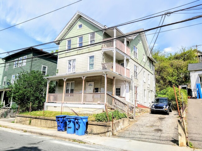 Building Photo - 317 River St Unit 2 Rental