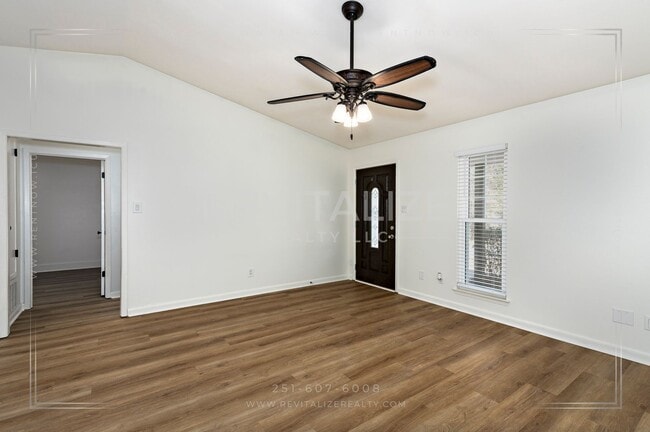 Photo - Beautifully Remodeled 4 Bed / 2 Bath Home near Airport Blvd