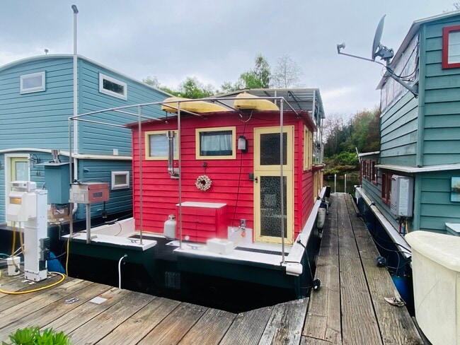 Photo - 2143 N Northlake Way