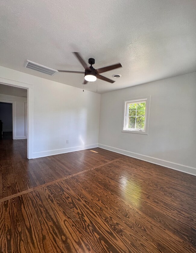 Photo - Greenville Rental Alert! Minutes from Unity Park & Downtown Greenville!