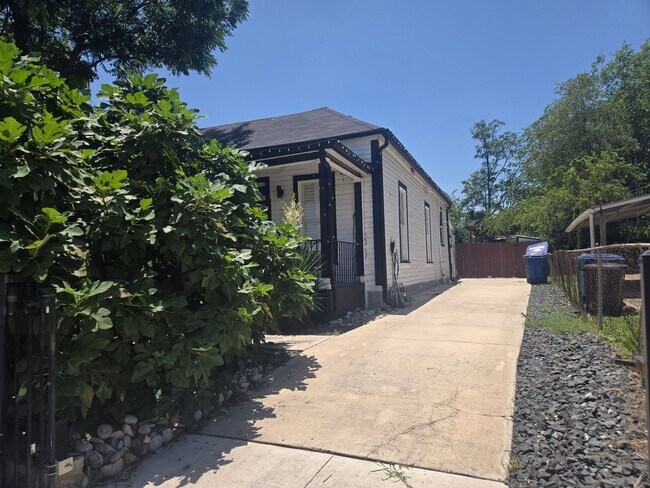 Photo - Beautiful Renovated Historical Home by Downtown SA!