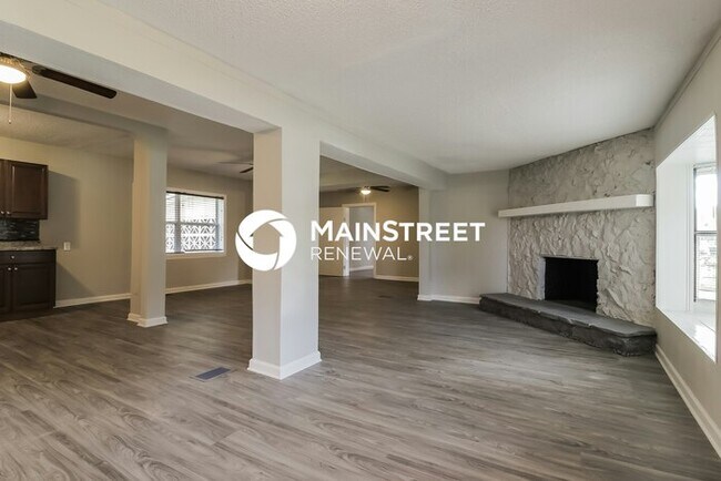 Photo - 3 Bedroom Pet-Friendly Home in Sanford, FL with Main Street Renewal