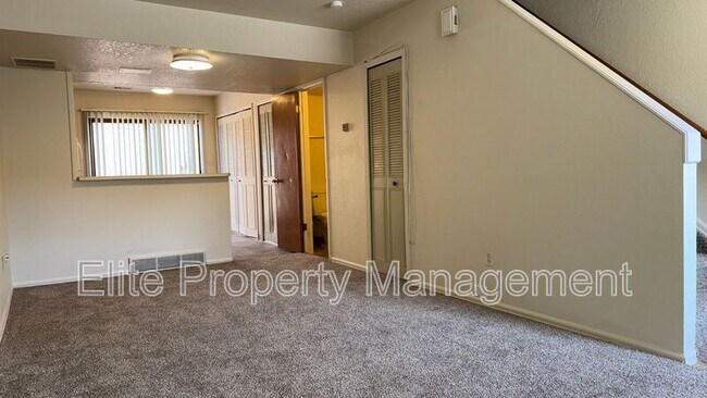 Photo - 1988 N Salem Ave