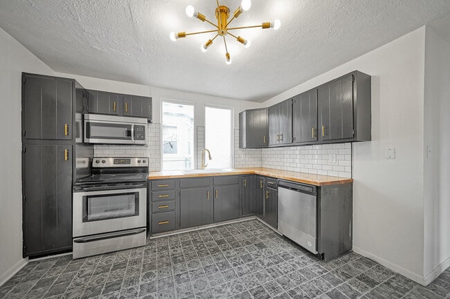 Photo - 1603 N Cotner Blvd Unit House