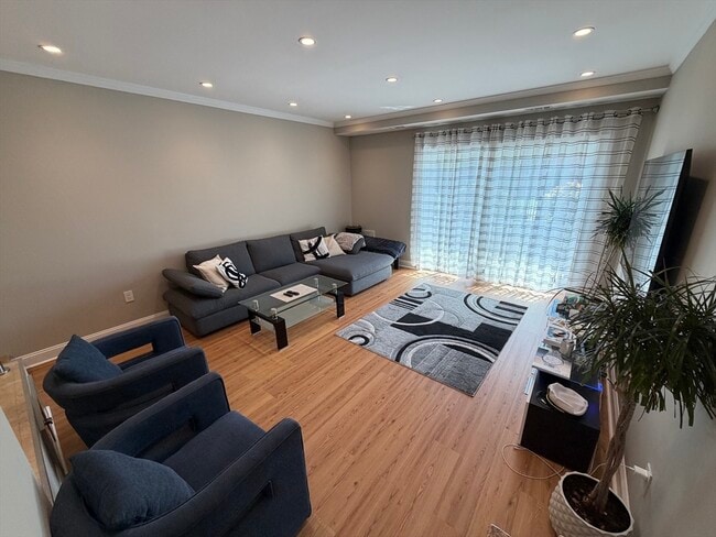 Photo - 44 Broadlawn Dr Unit 1