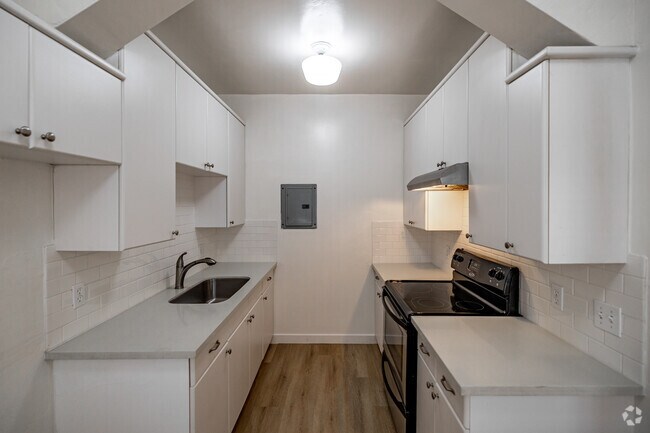 Studio - 400SF