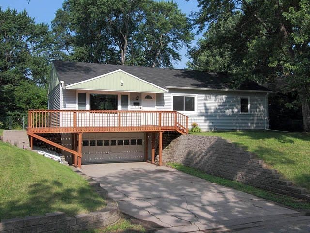 Building Photo - 8526 Emerson Ave S