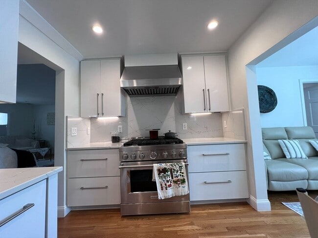 Photo - 98 E Border Rd