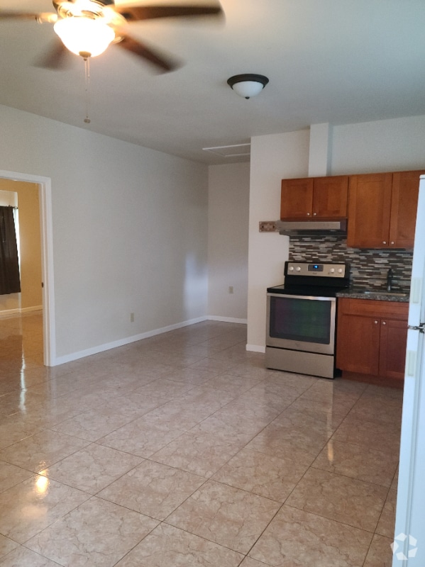 Building Photo - 155 Hiolani St Rental