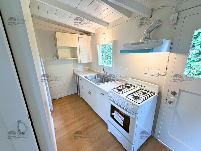 Photo - 304 N Rios Ave Unidad 304 N Rios Ave #B