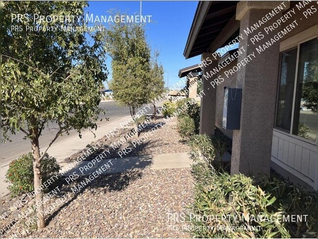 Photo - 157 W Inglewood St Unidad 157 #3 W Inglewood St