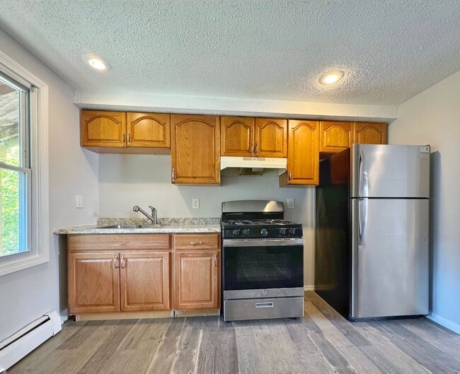 Cozy 2 bed 1.5 bath townhouse with modern ... - Cozy 2 bed 1.5 bath townhouse with modern ...