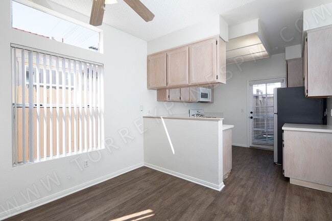Photo - 1420 Hornblend St