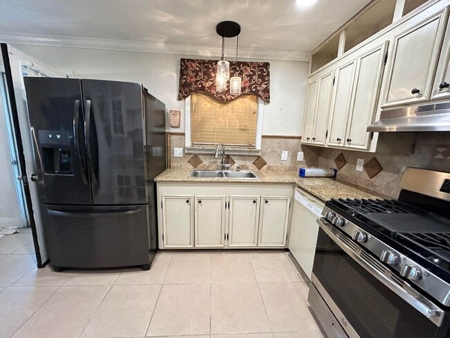 Photo - Gorgeous Lake Charles House