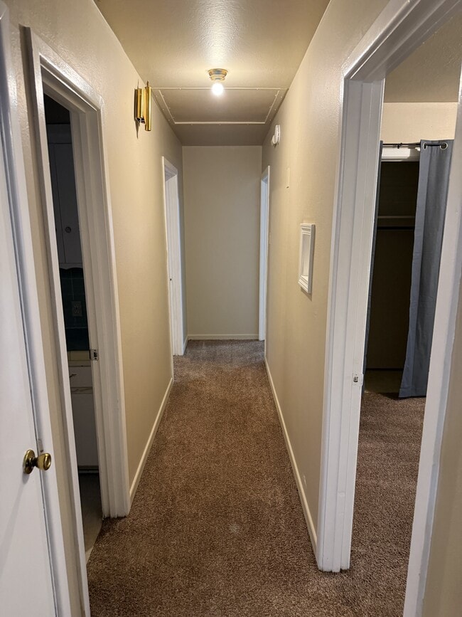 Photo - 910 W Lennon Dr