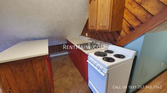 90 Clinton Ave Unit 3
