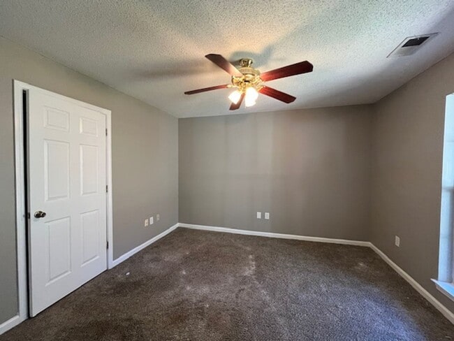 Photo - 2 Bedroom 2 Bath Home with 2 Car Garage fo...