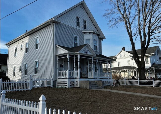 Photo - 39-43-43 Main St