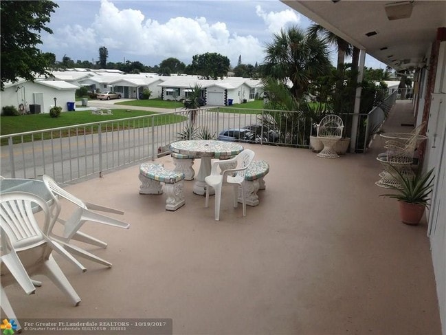 Building Photo - 2851 E Golf Blvd Unit 204