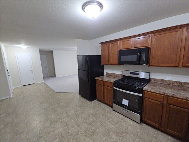 Photo - 810 Lightningbug Ln