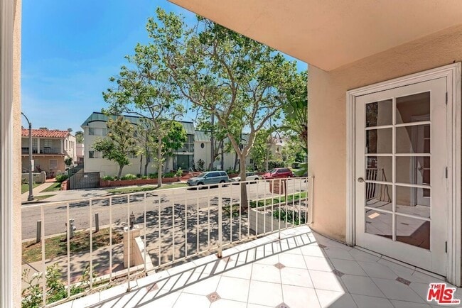 Photo - 423 Rexford Dr