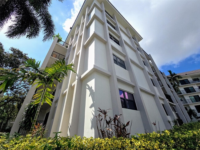 Building Photo - 1000 River Reach Dr Unit 419