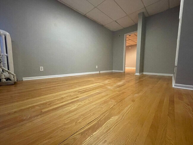 Photo - Awesome 3 Bedroom 1 bath duplex!