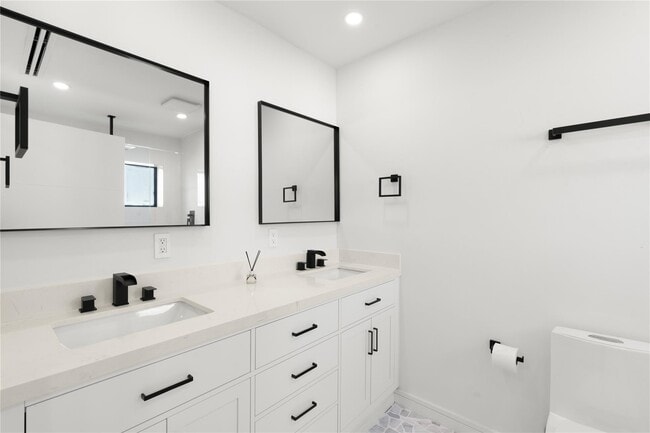 Photo - 455 SW 14th Ct