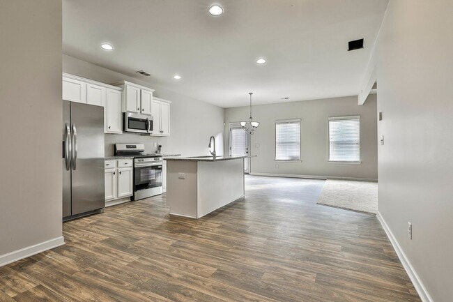 Photo - McDonough Home Spacious and Close to Everything!