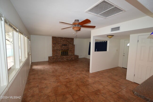 Photo - 3957 E Hampton Pl