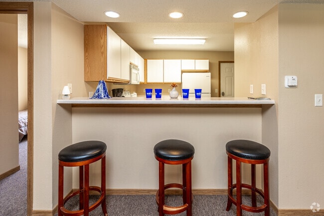 4BR, 2BA - 1,080 SF