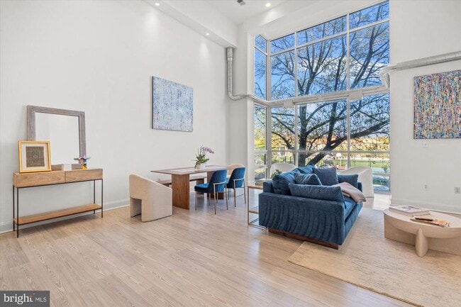 Building Photo - 1610 11th St NW Unit 3B