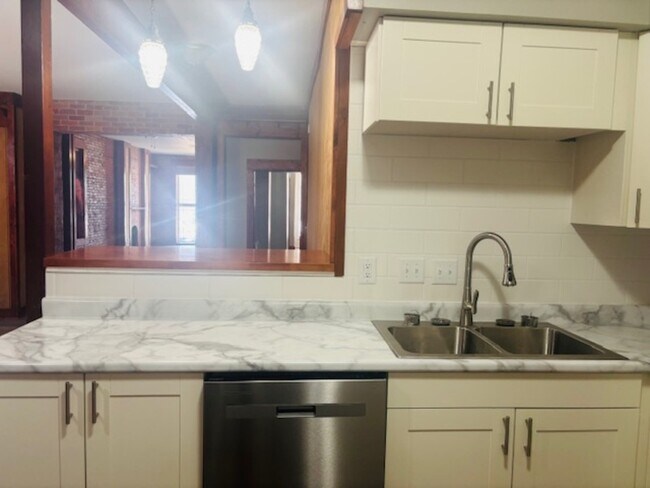 Photo - 425 N Brady St
