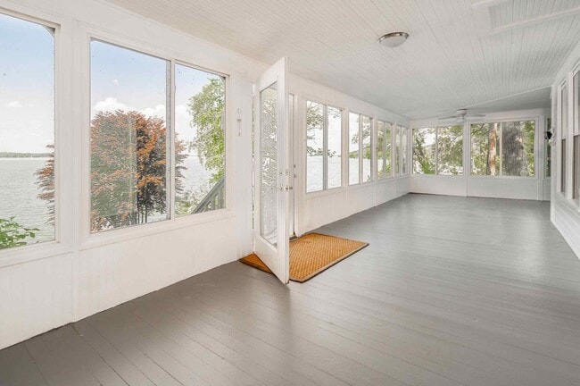 Lake Mendota Retreat: 3BR Home w/ 60’ Pier... - Lake Mendota Retreat: 3BR Home w/ 60’ Pier...