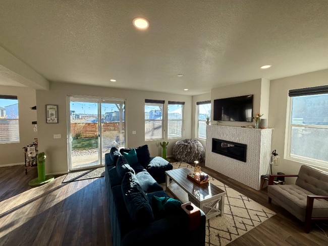 Photo - 450 Fairchild St Casa