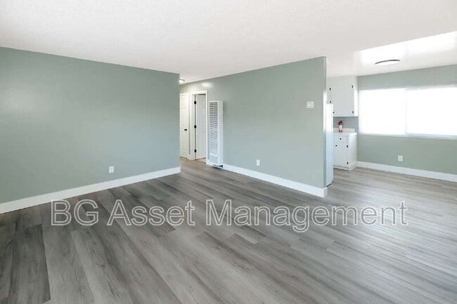 Building Photo - 1610 Sanford Ave Unit 5