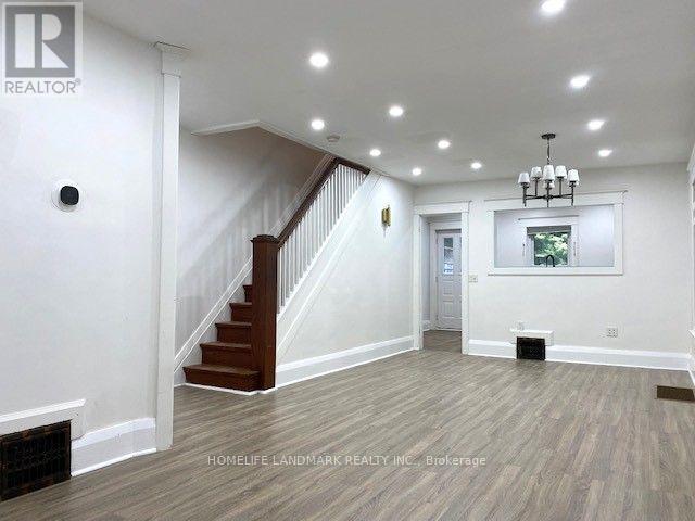 Photo - 16 Forman Ave