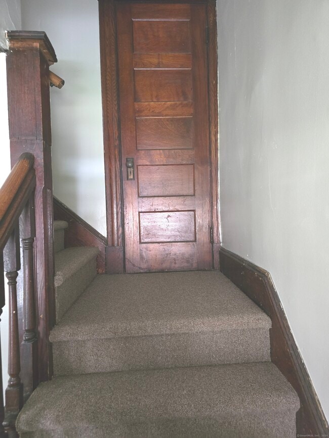 Photo - 174 S Whitney St