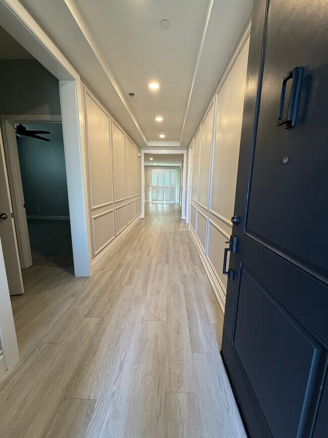 Photo - 2324 Henri Ln