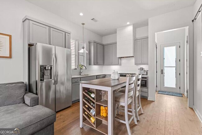 Photo - 167 Ravenhurst Ln