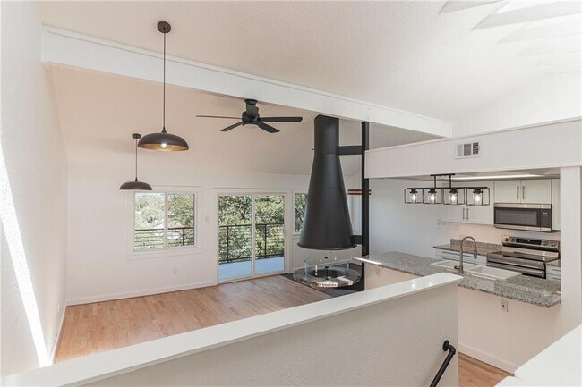 Photo - 2200 Trailside Dr