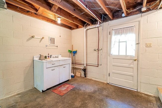 Photo - 5333 Upper 182nd St W