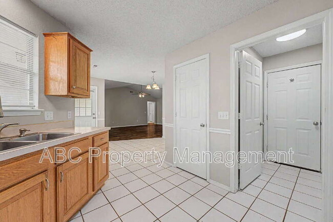 Photo - 313 Summerset St