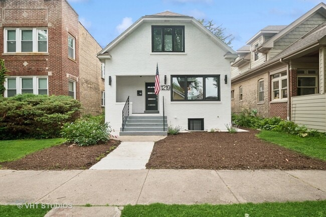 Building Photo - 1219 Dewey Ave Rental