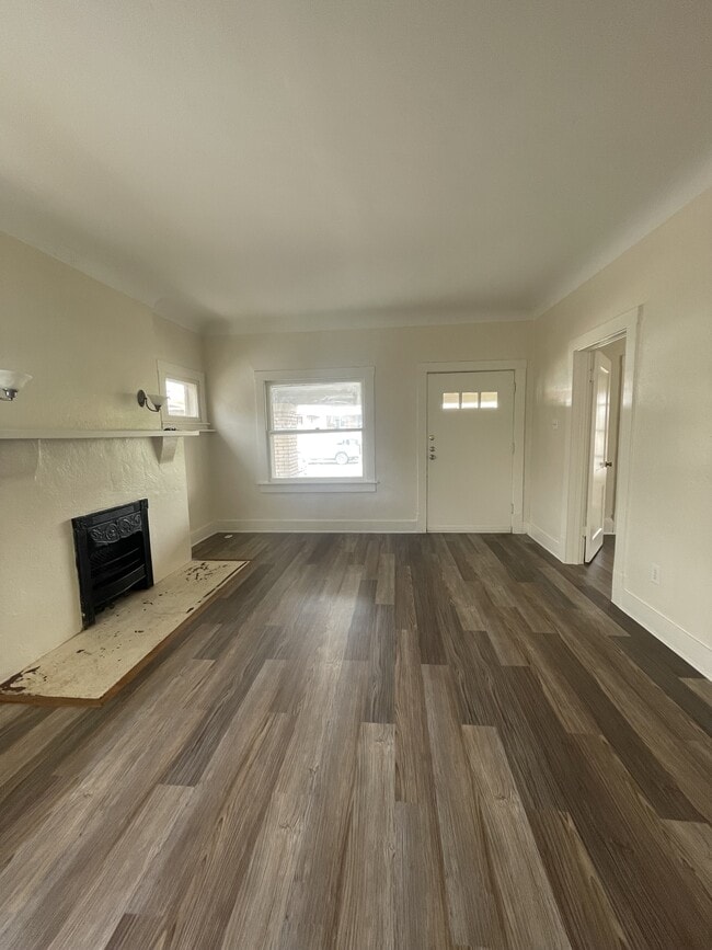 Photo - 3720 Chester Ave