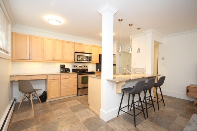 Photo - 10172-10113 113 St Unit 1